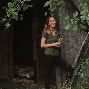 Meet your Posher, Larissa